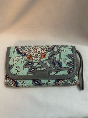 Vera Bradley Quilted Accordion Wallet Wristlet Floral Paisley Snap Closure